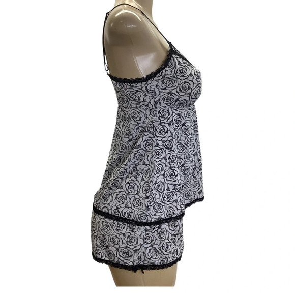 Black & White 2 piece short set (Preowned) - Picture 2 of 3